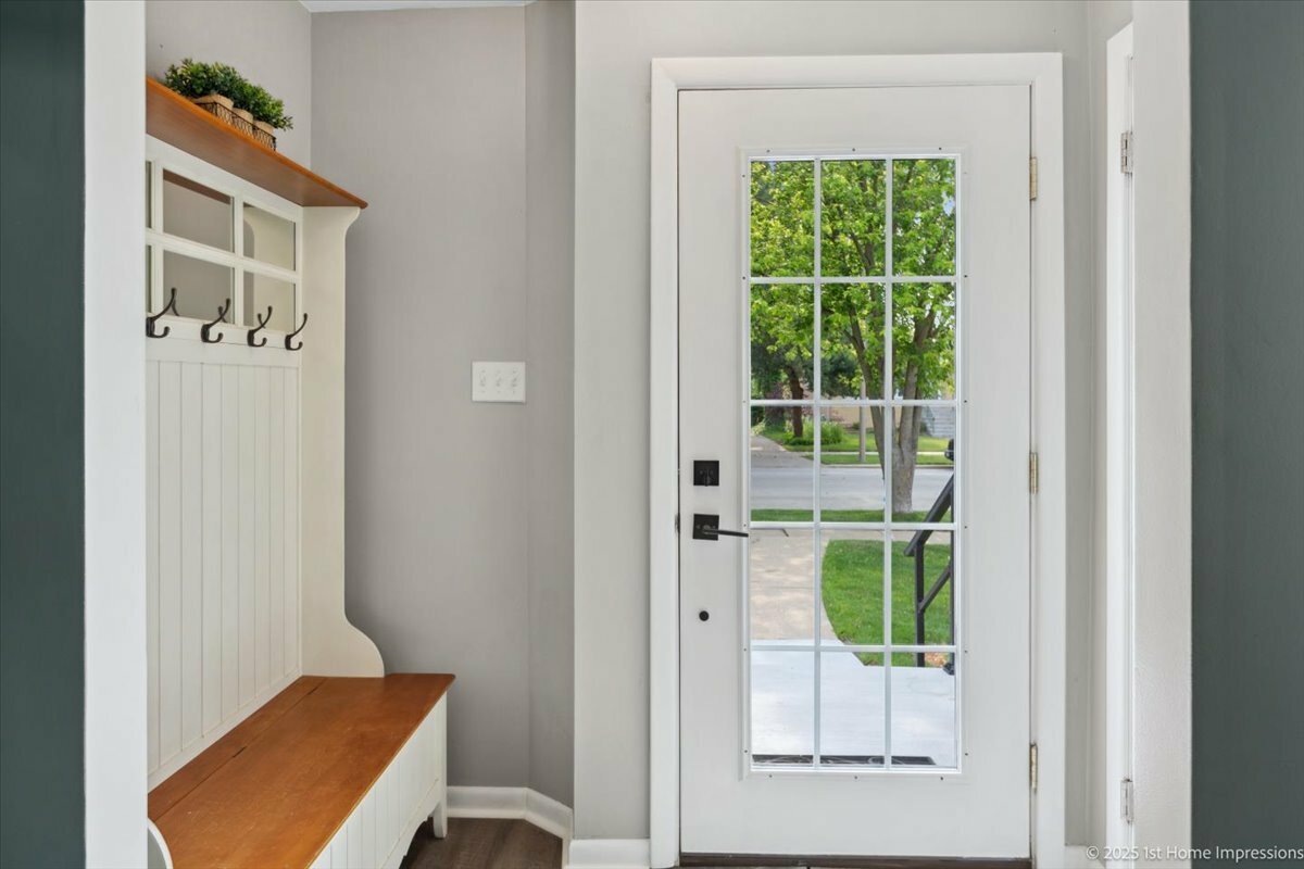 Property Photo:  9122 S Avers Avenue  IL 60805 