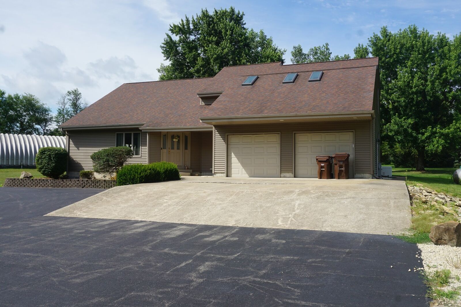 Property Photo: 4914 W State Route 113 IL 60901