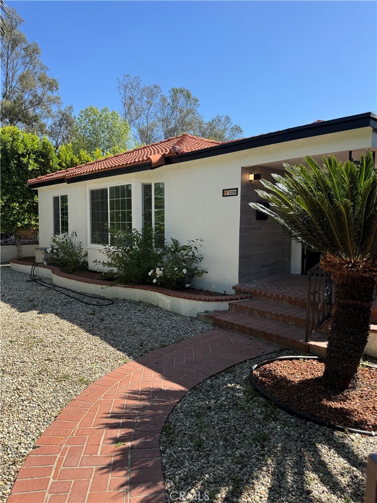 5230 Seville Avenue  Encino CA 91436 photo