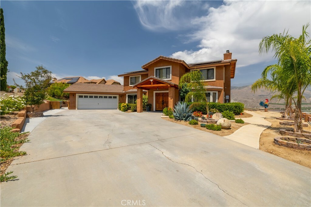 Property Photo: 45540 Denizen Heights Road CA 92544
