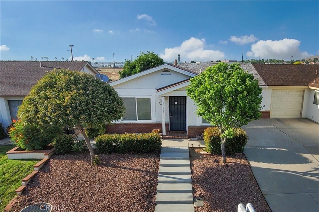 Property Photo: 27350 Del Monte Lane CA 92586