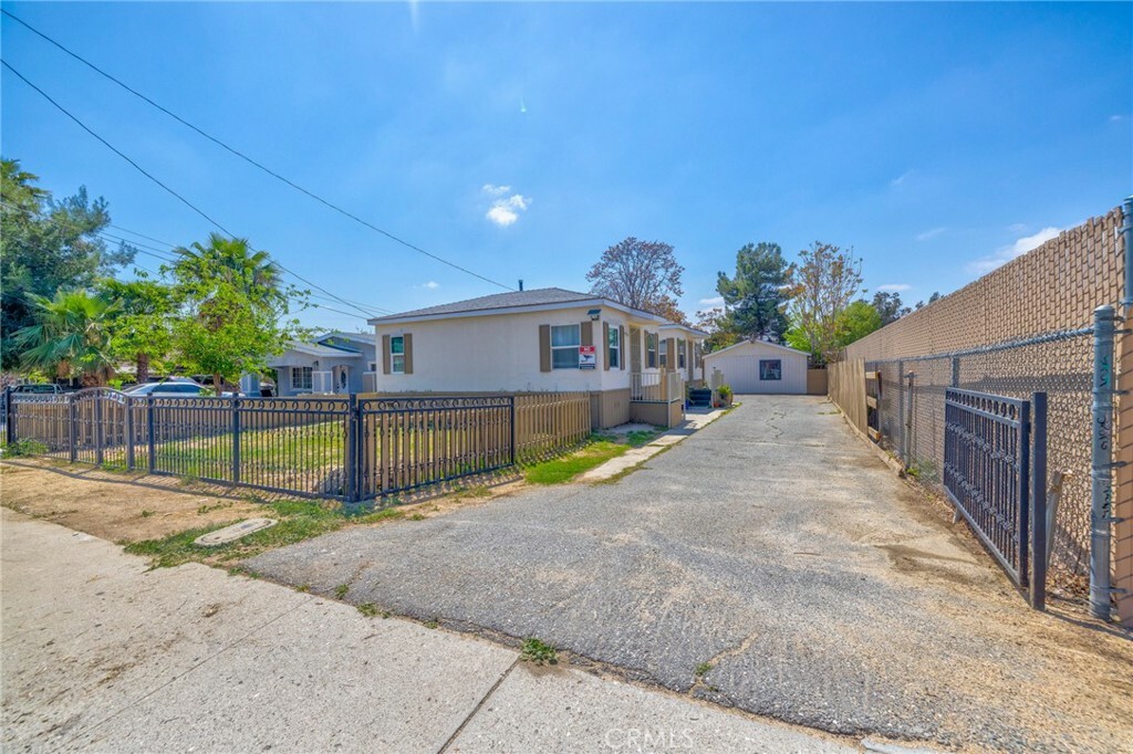 Property Photo:  164 S Santa Fe Avenue  CA 92583 