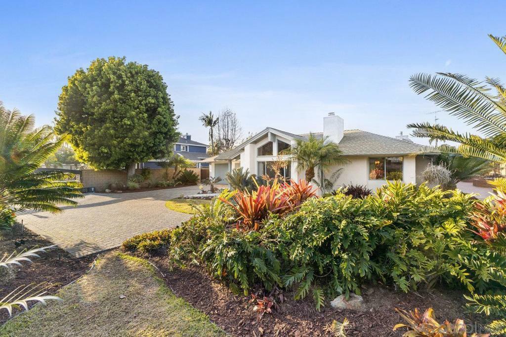 Property Photo: 1059 Hymettus Ave CA 92024