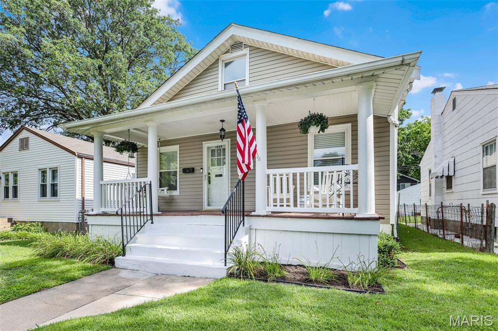 7059 Sutherland Avenue  St Louis MO 63109 photo
