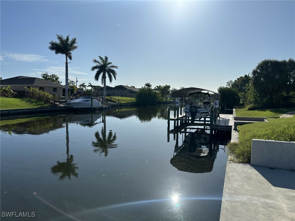 Property Photo: 117 SE 28th Terrace FL 33904