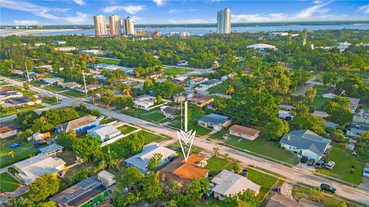 Property Photo:  3148 Apache Street  FL 33916 