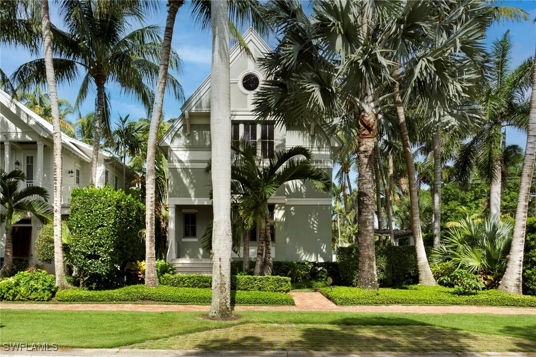 12 6th Street S  Naples FL 34102 photo