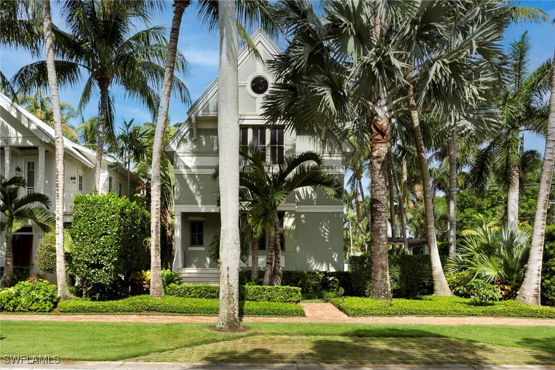 Property Photo: 12 6th Street S FL 34102