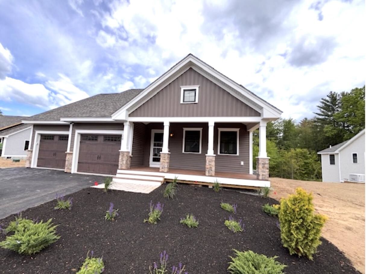 Property Photo:  24 Edgewater Way  NH 03833 