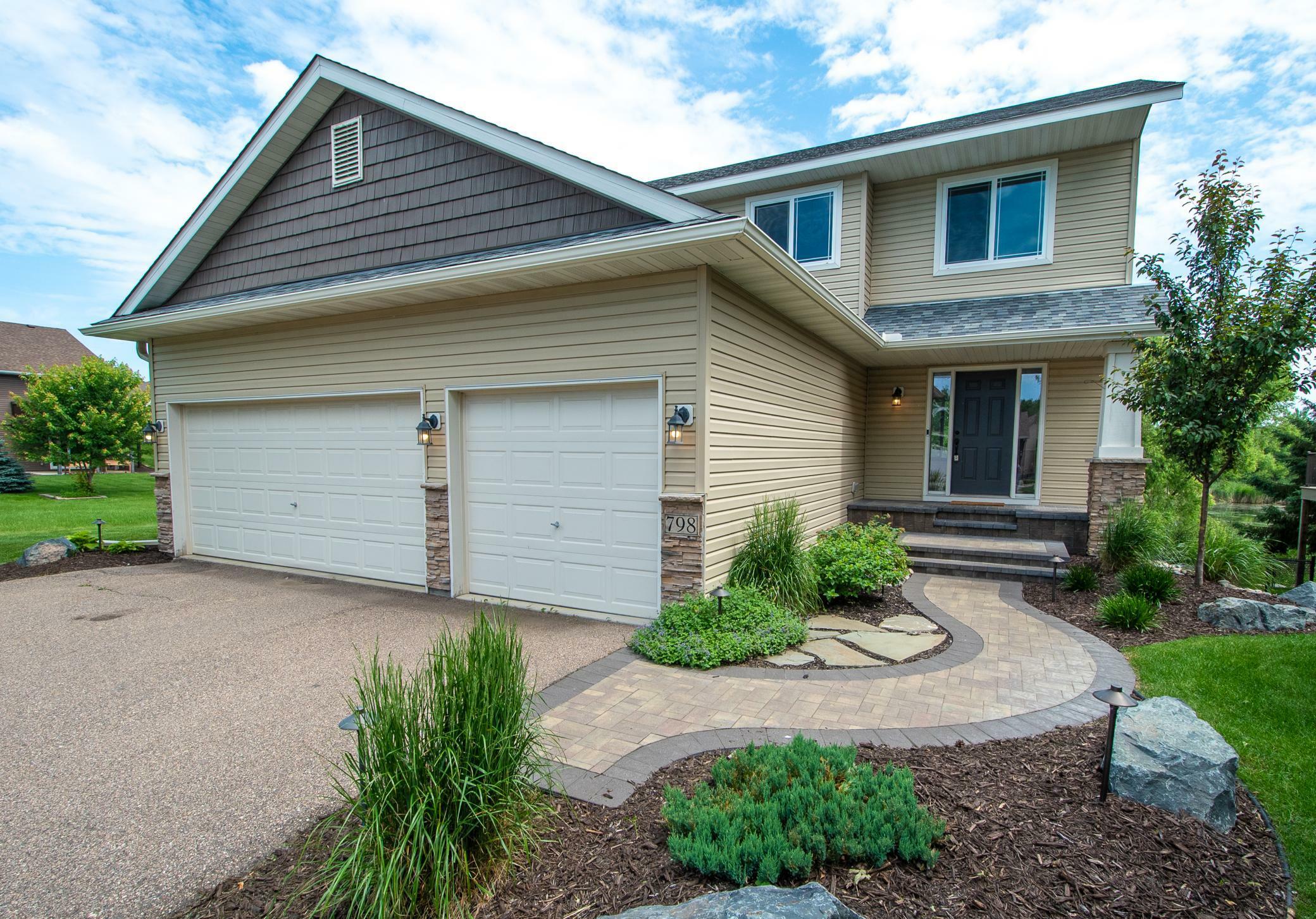 Property Photo:  798 Forest Hills Lane  MN 55388 