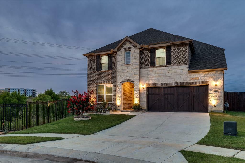 Property Photo:  1002 Lakebend Court  TX 75010 
