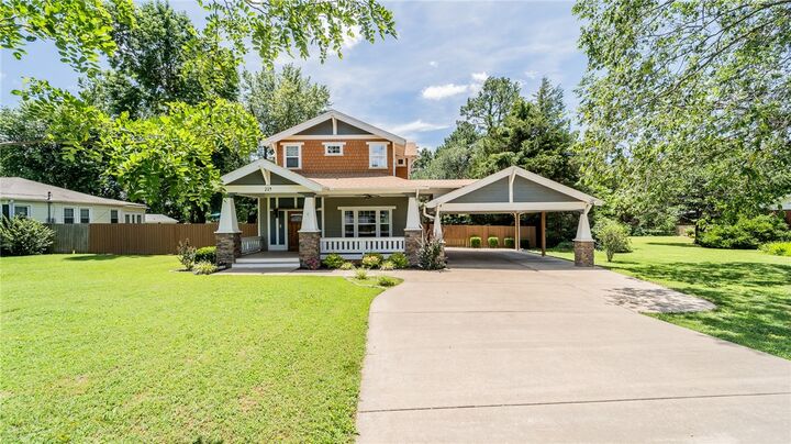 Property Photo: 214 Lake Francis Drive AR 72761