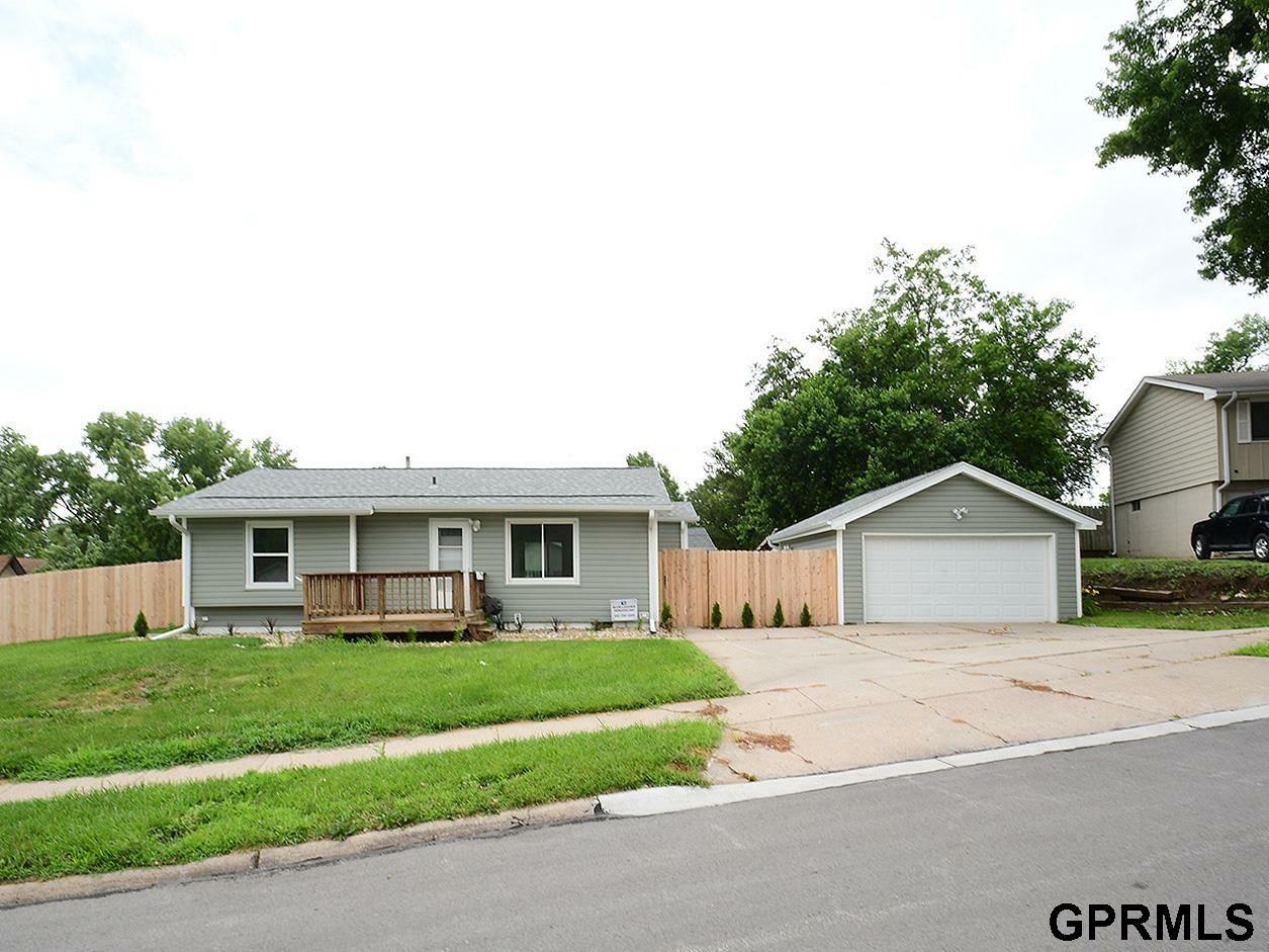 Property Photo: 7601 S 72nd Avenue NE 68128