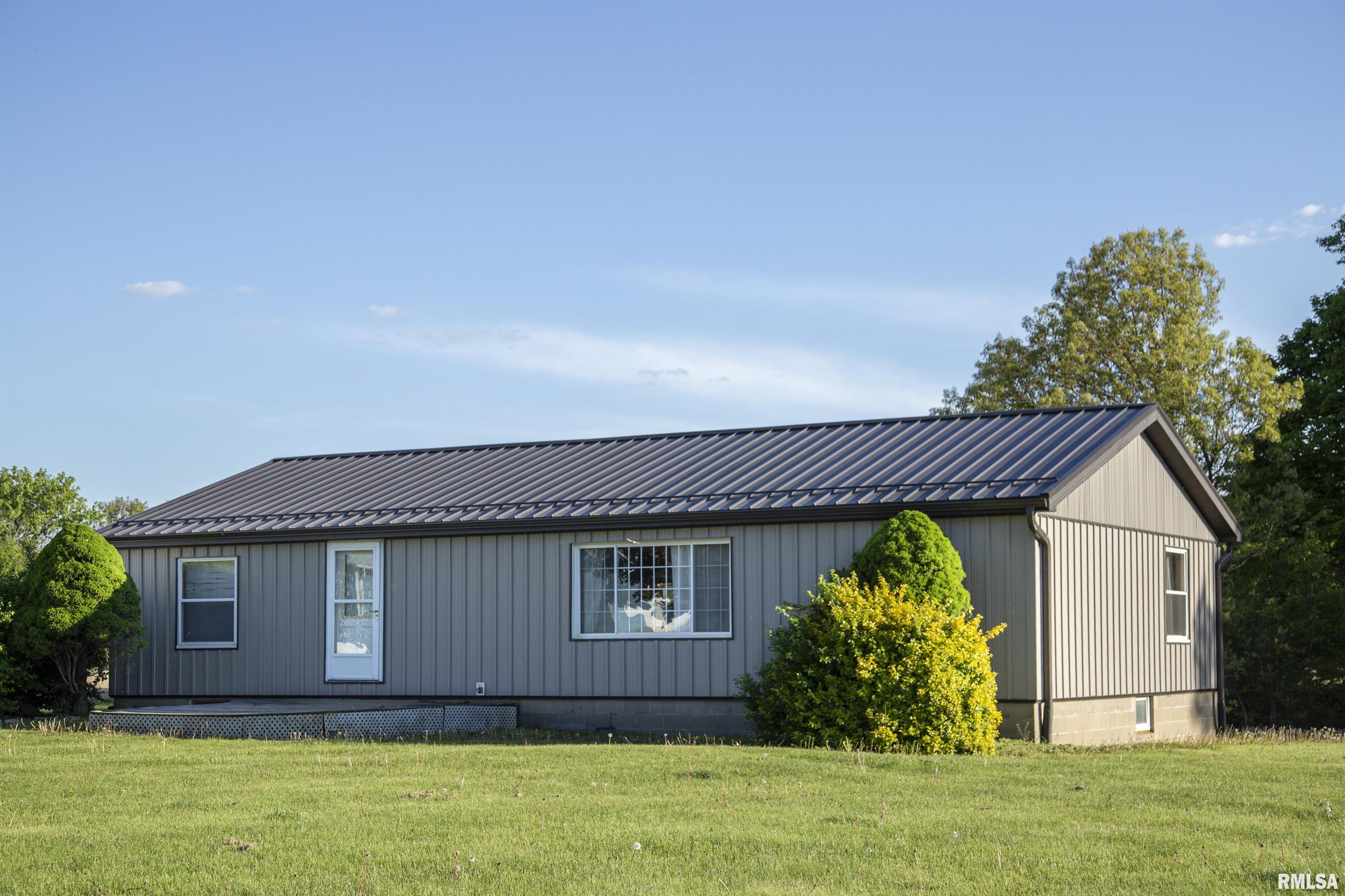 7899 E Chambers Road  Smithfield IL 61477 photo