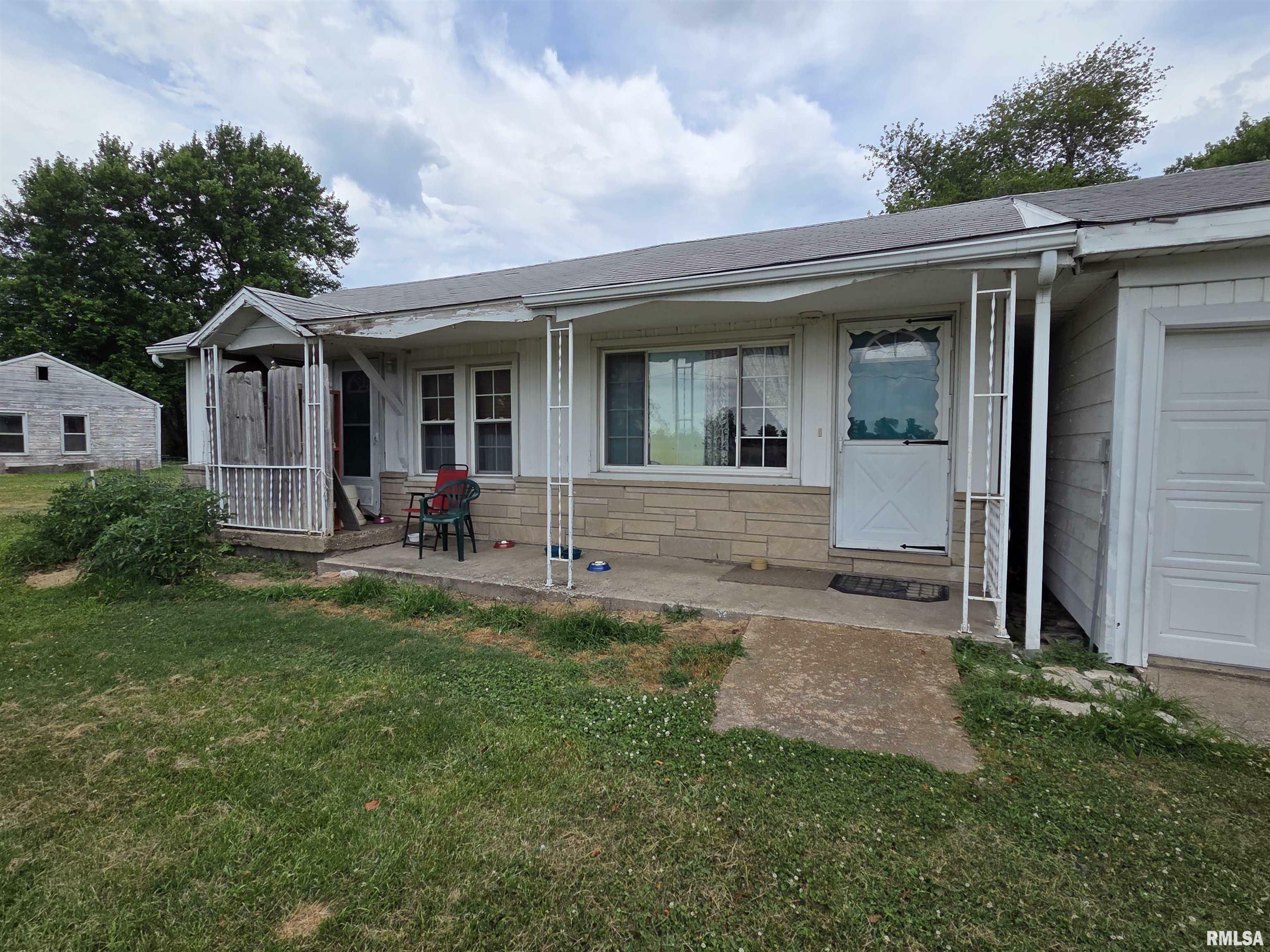 Property Photo: 2316 W Main Street IL 62881