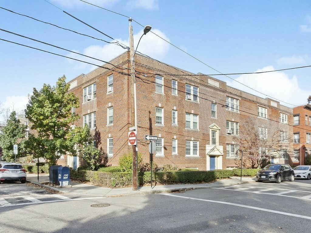 Property Photo: 114 Park St 3 MA 02446