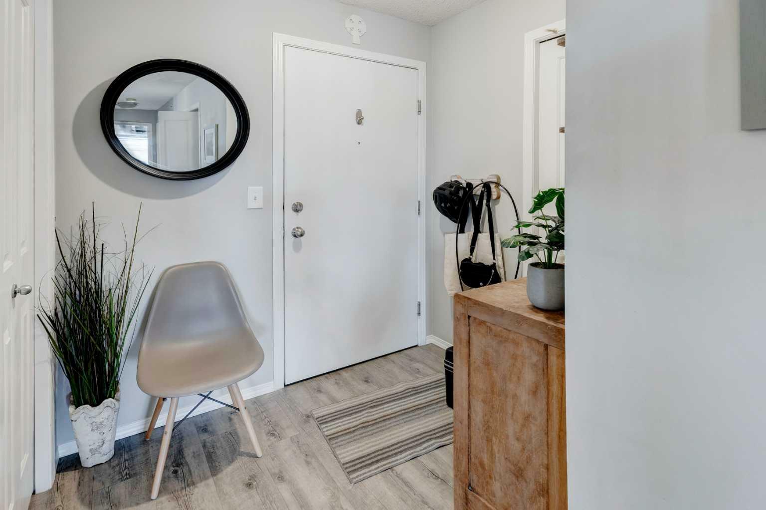 Property Photo: 505 Railway Street W 1419 AB T4C 2K9