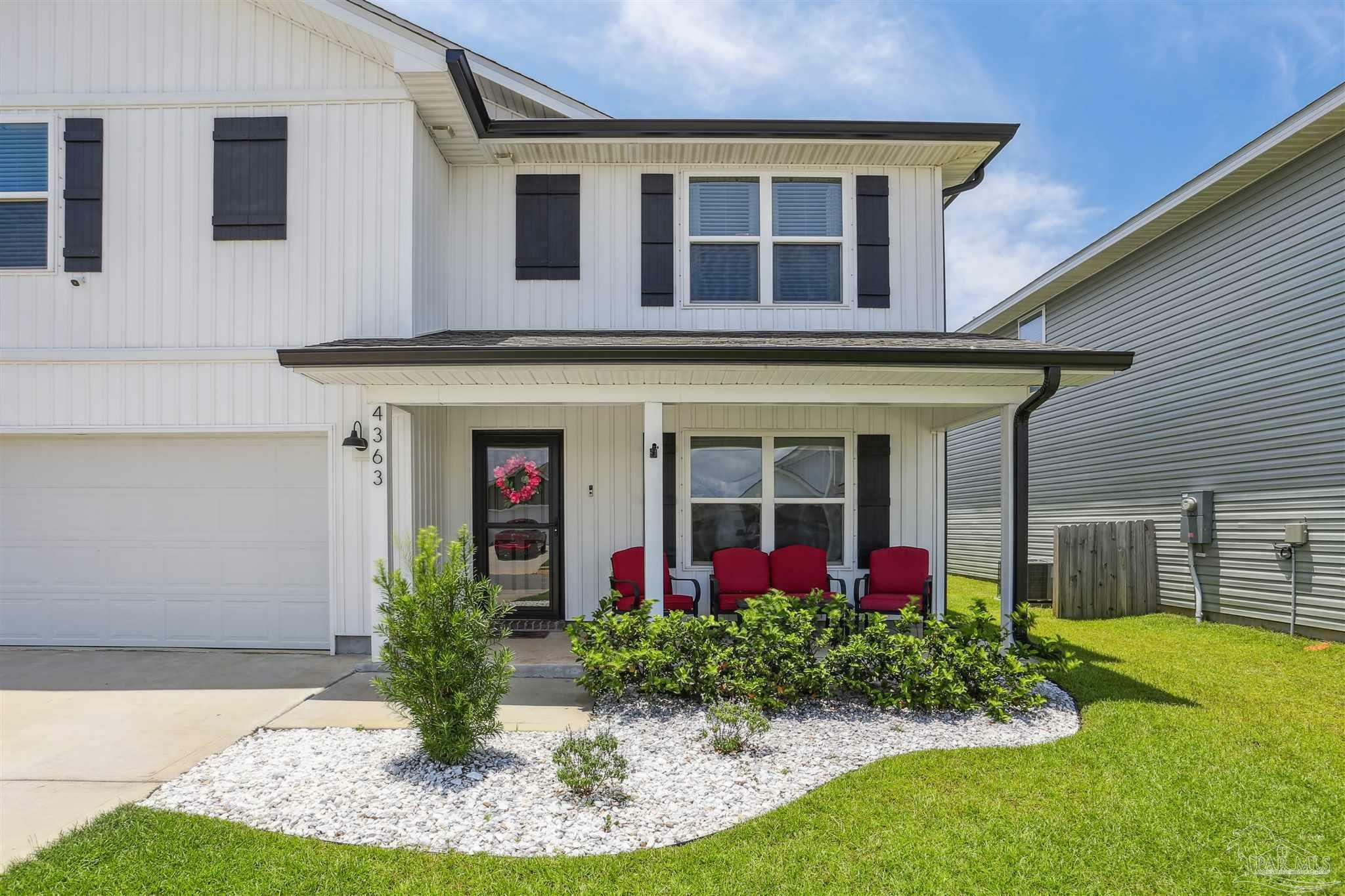 Property Photo: 4363 White Cedar Ct FL 32571