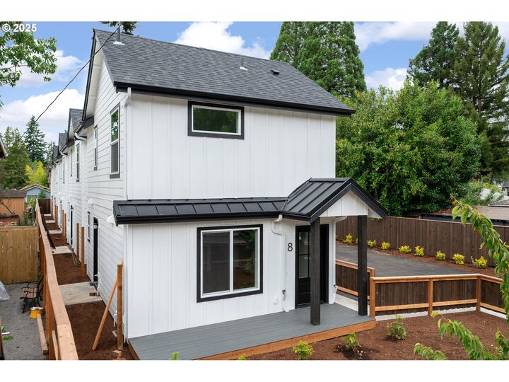 Property Photo:  4103 SE Olsen St 8  OR 97222 