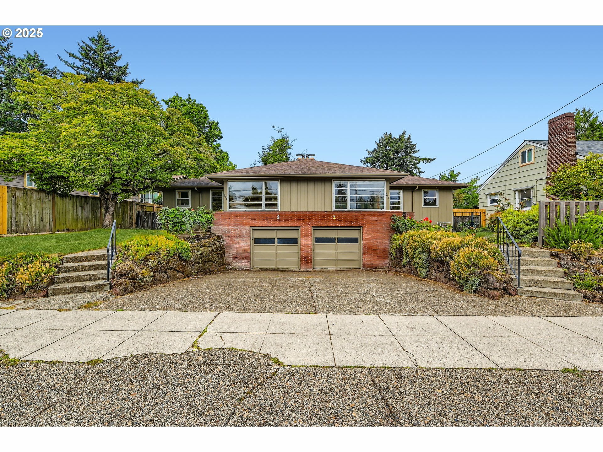 Property Photo:  4645 NE 42nd Ave  OR 97218 