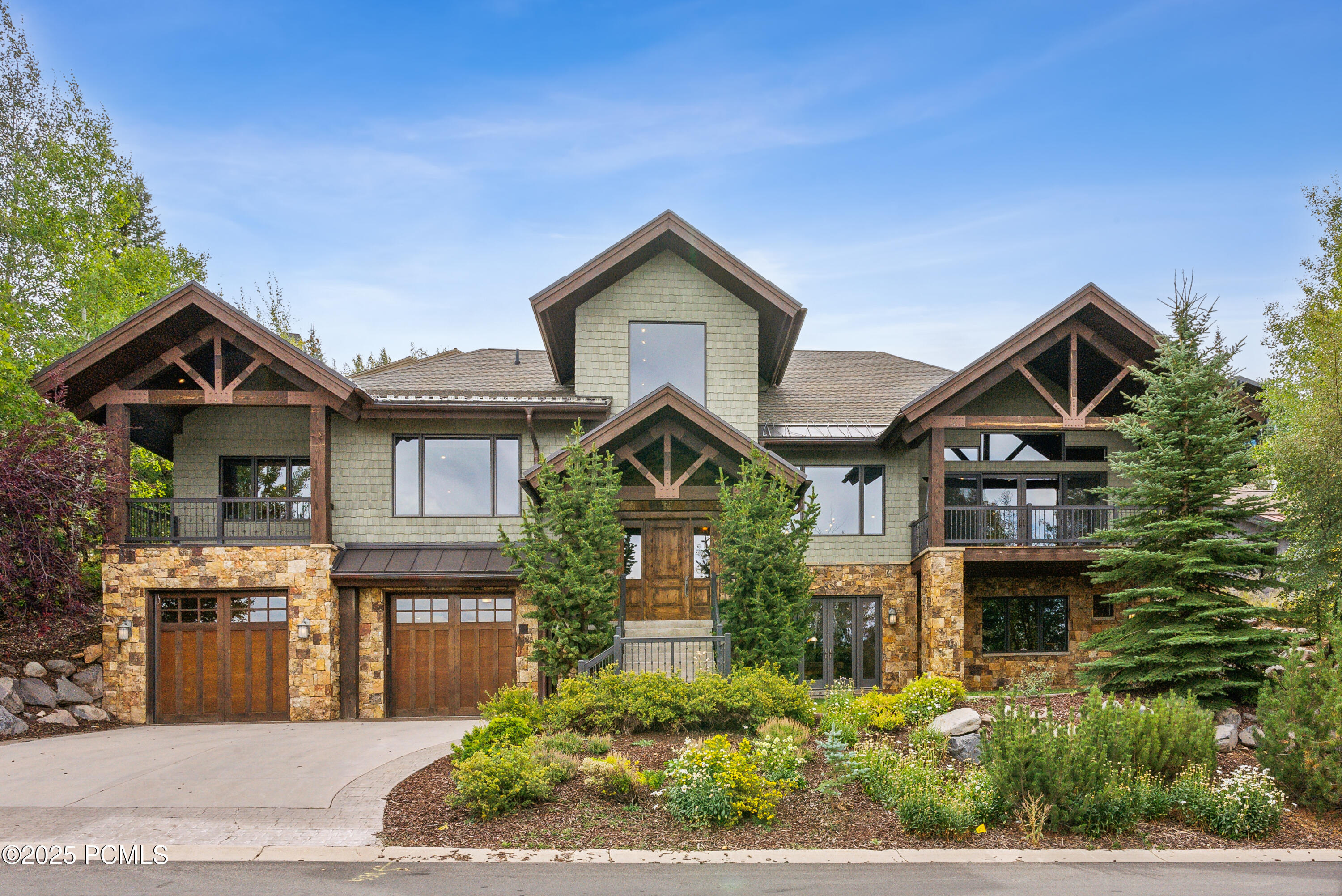 Property Photo: 3608 Sun Ridge Drive UT 84060