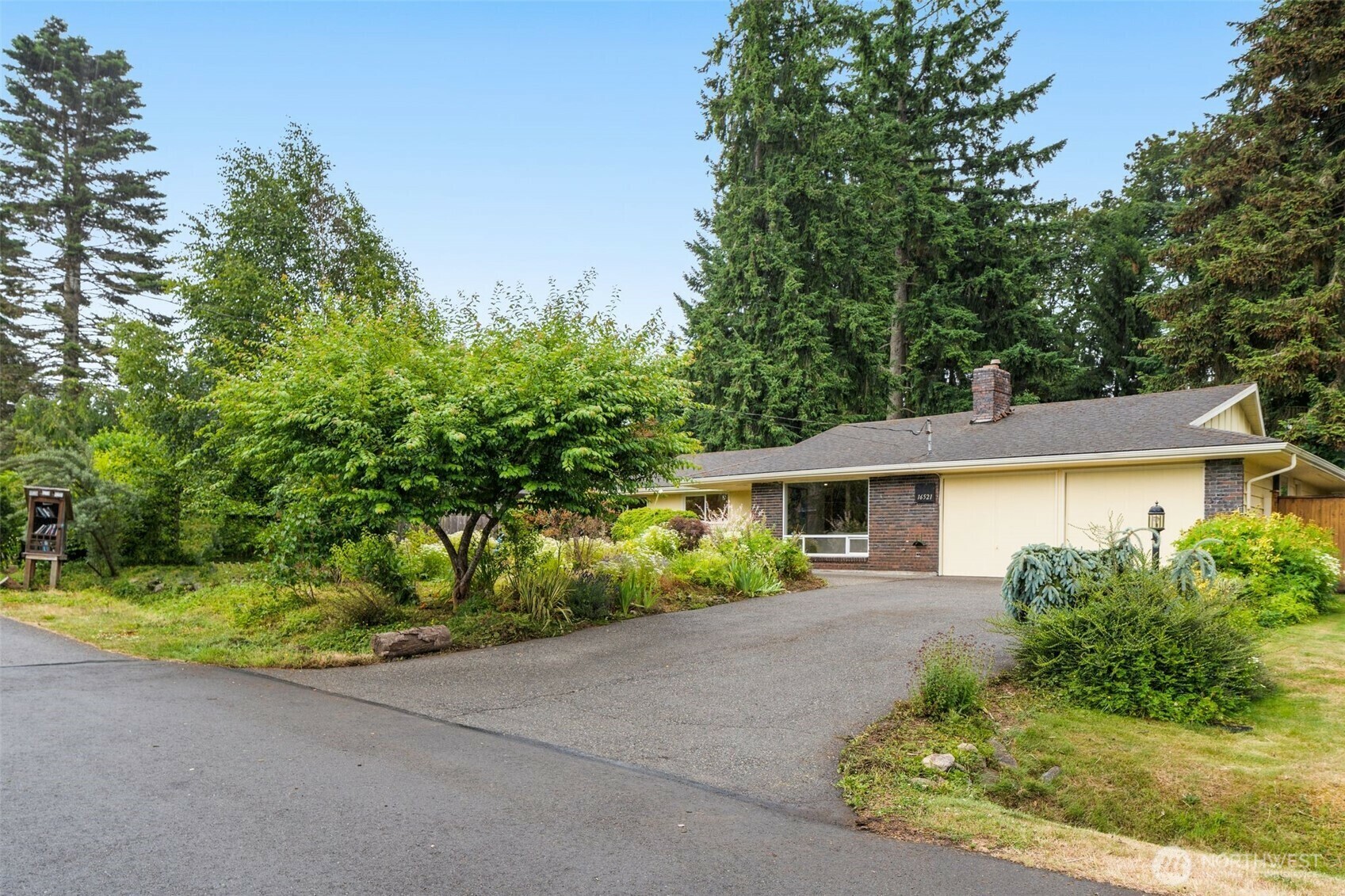 Property Photo:  16521 SE 45th Street  WA 98006 