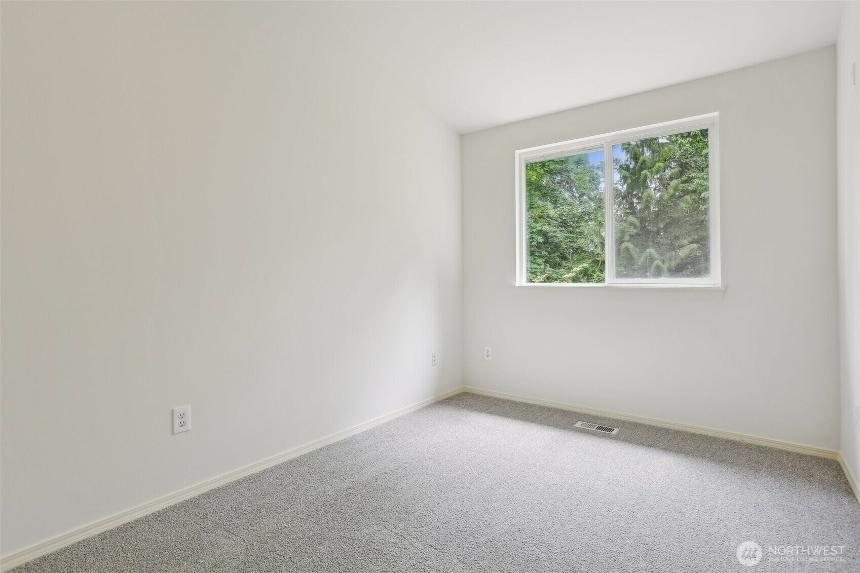 Property Photo: 21616 9th Avenue SE C-105 WA 98021