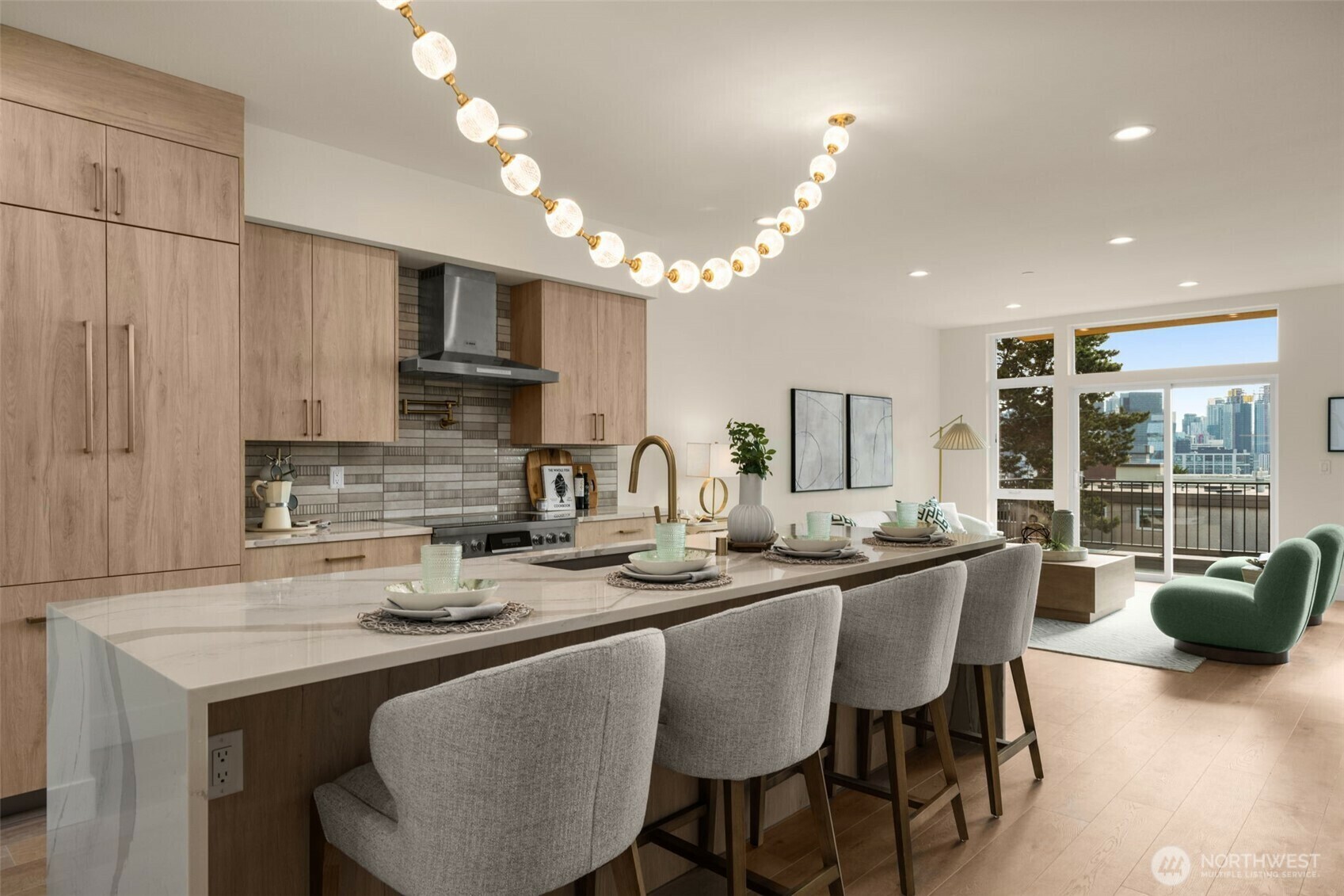 Property Photo: 562 Lee Street WA 98109