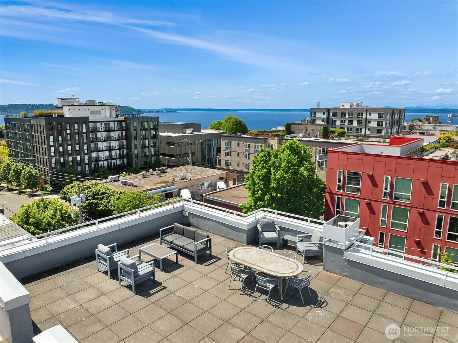 Property Photo: 520 2nd Avenue W 406 WA 98119