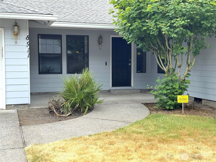 Property Photo:  8911 NE 32nd Avenue  WA 98665 