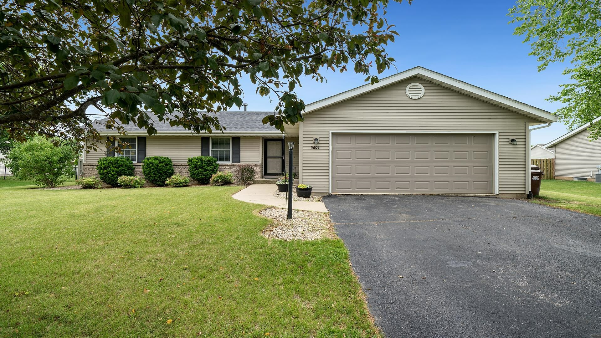 Property Photo: 5604 Longest Drive IL 61080