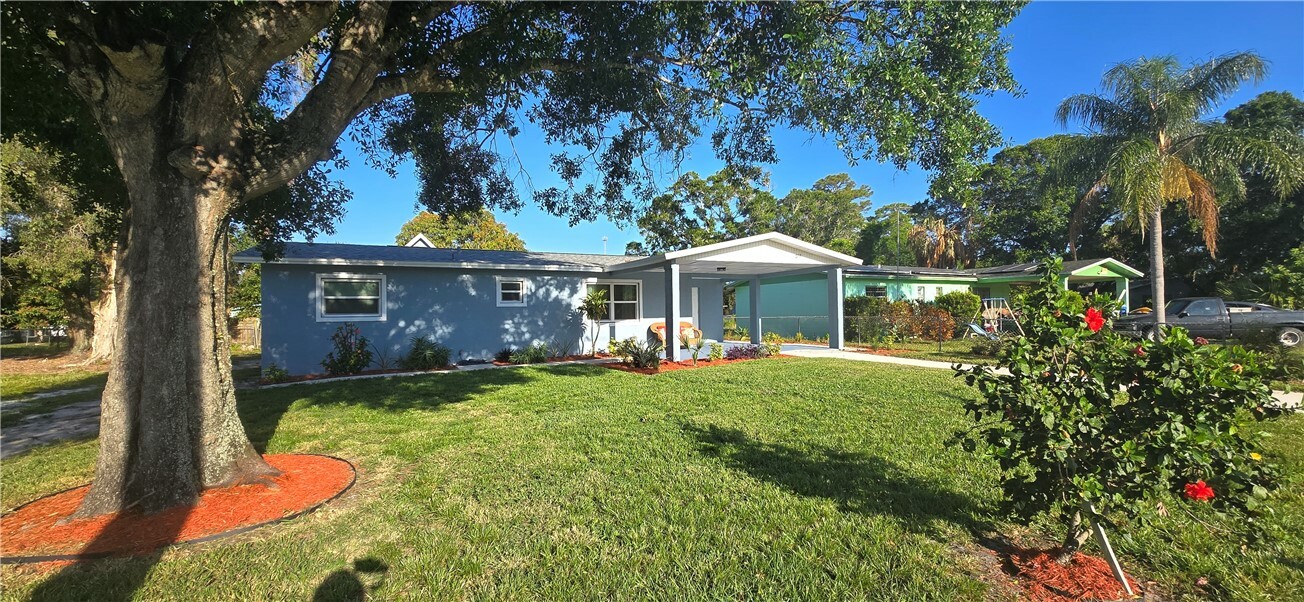 Property Photo:  401 N 29th Street  FL 34947 