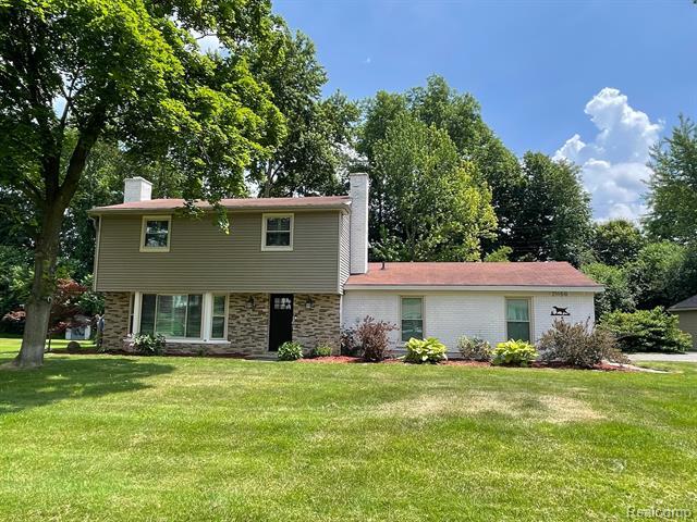 Property Photo: 21150 E Chigwidden Street MI 48167