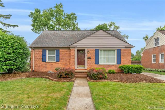 Property Photo: 1717 Penistone Street MI 48009
