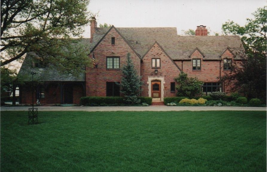 Property Photo: 48 S Mission Rd KS 67207
