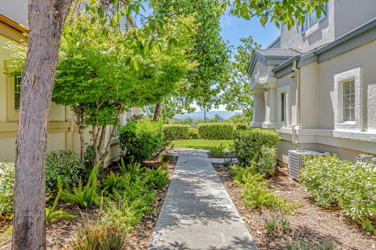 Property Photo:  892 Del Avion Lane  CA 95138 