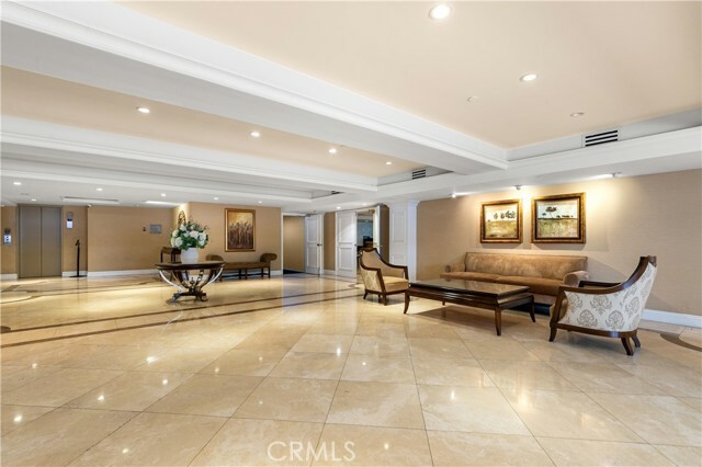Property Photo: 321 N Oakhurst Drive 306 CA 90210