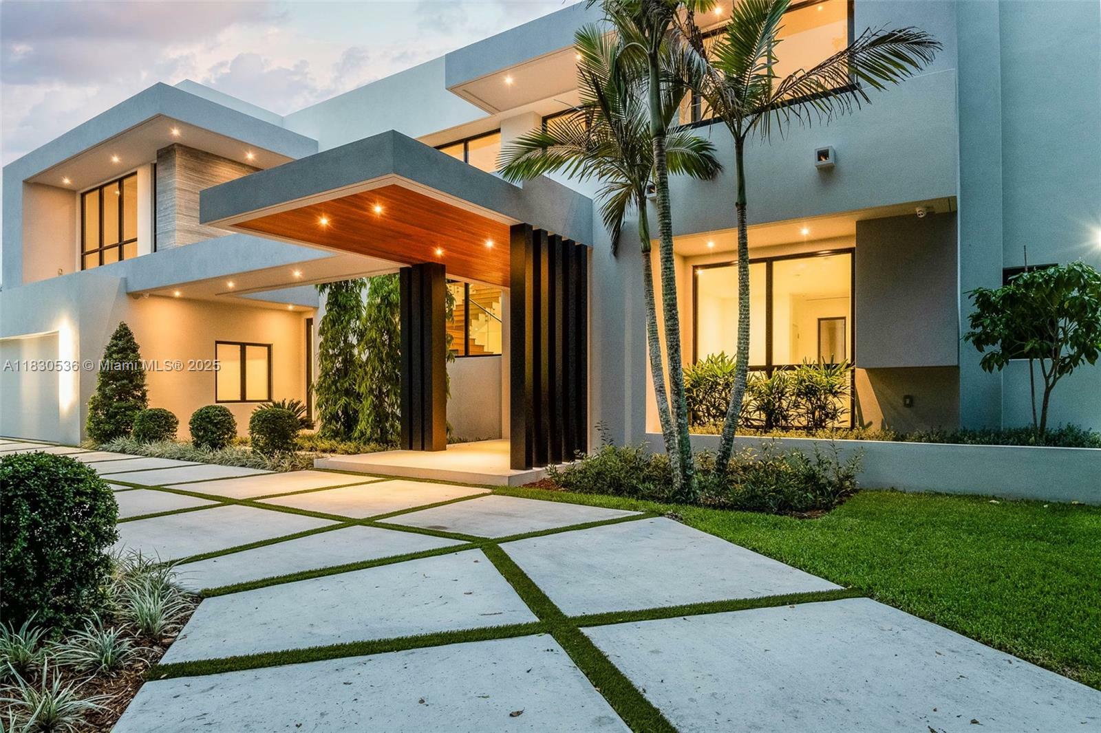 Property Photo: 13075 SW 82nd Ct FL 33156