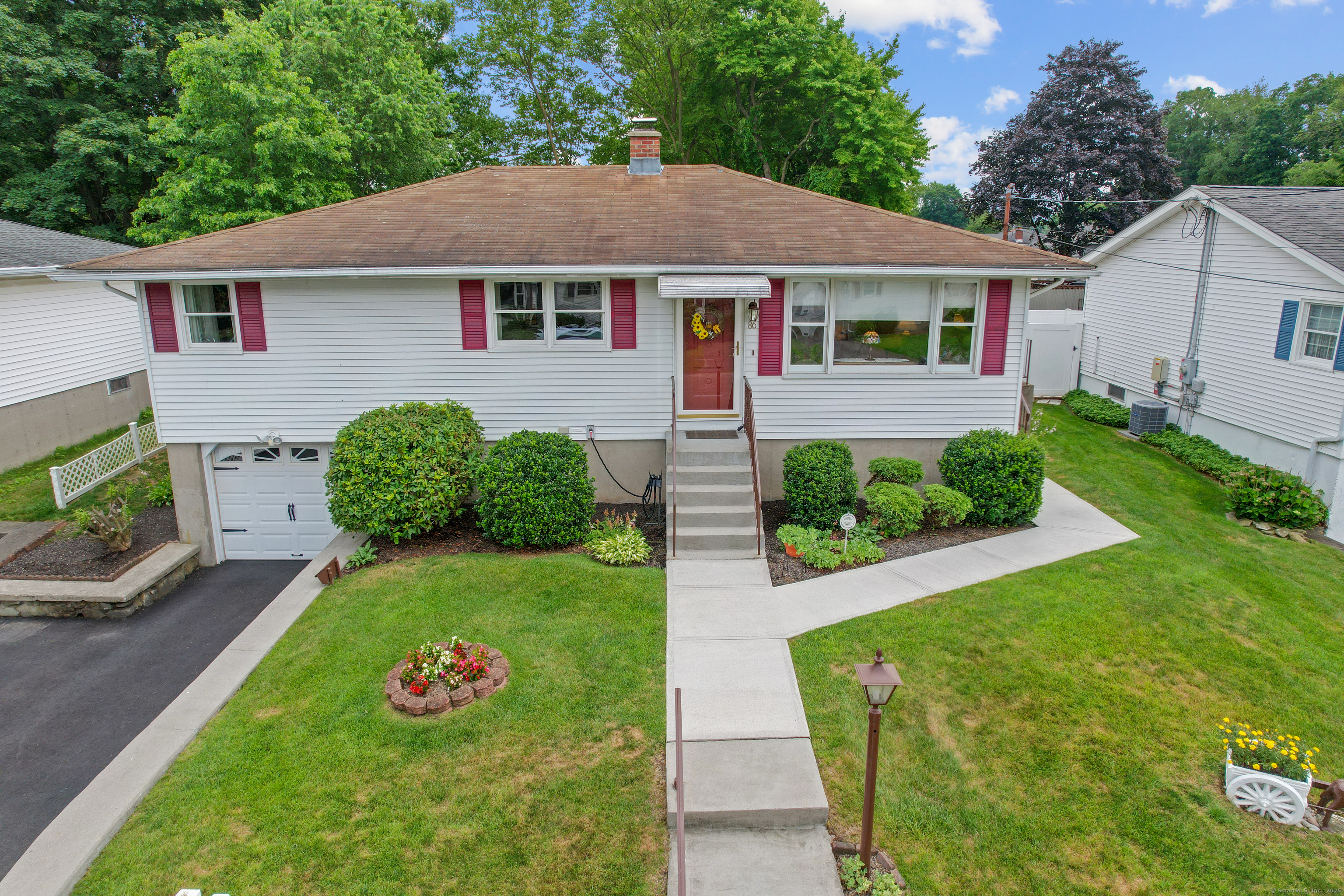 Property Photo: 86 Bagley Terrace CT 06705