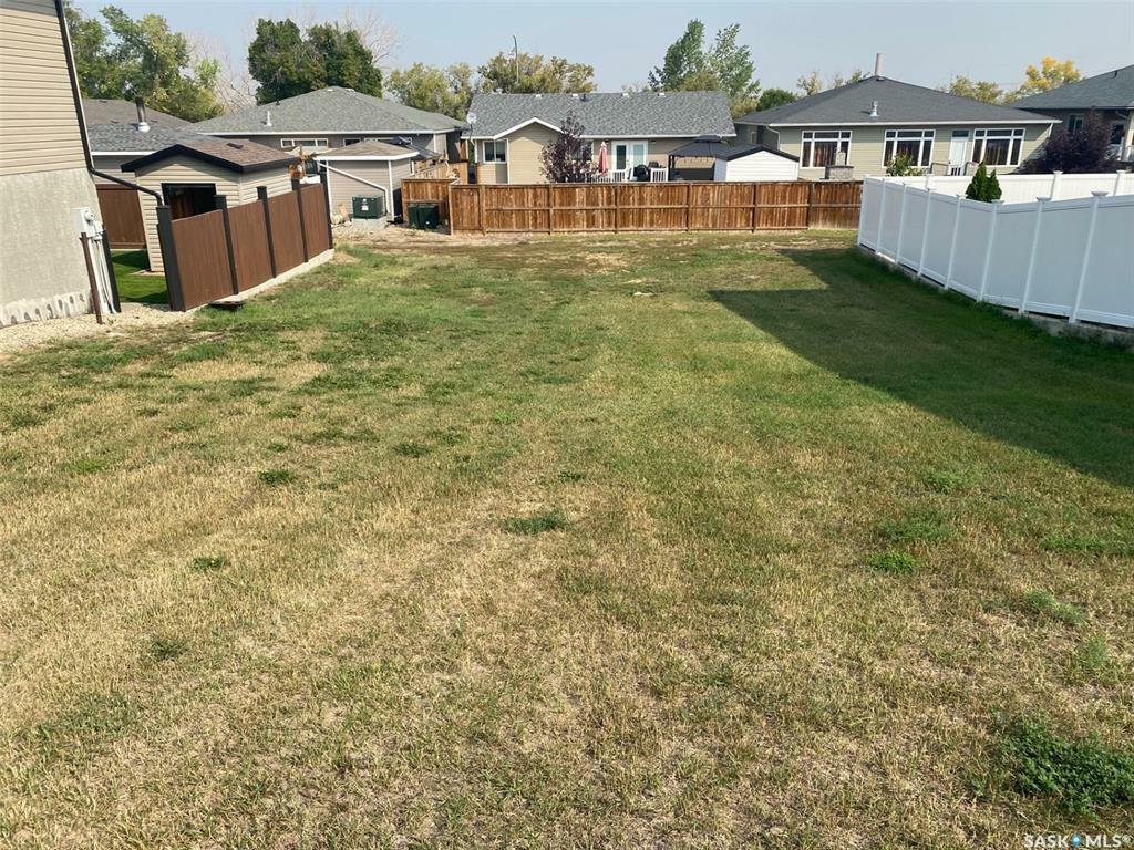 Property Photo:  222 Iroquois Street E  SK S6H 4T3 