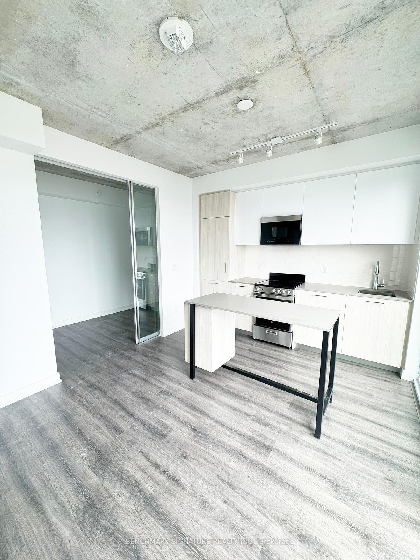 Property Photo: 65 Mutual Street 2901 ON M5B 0E5