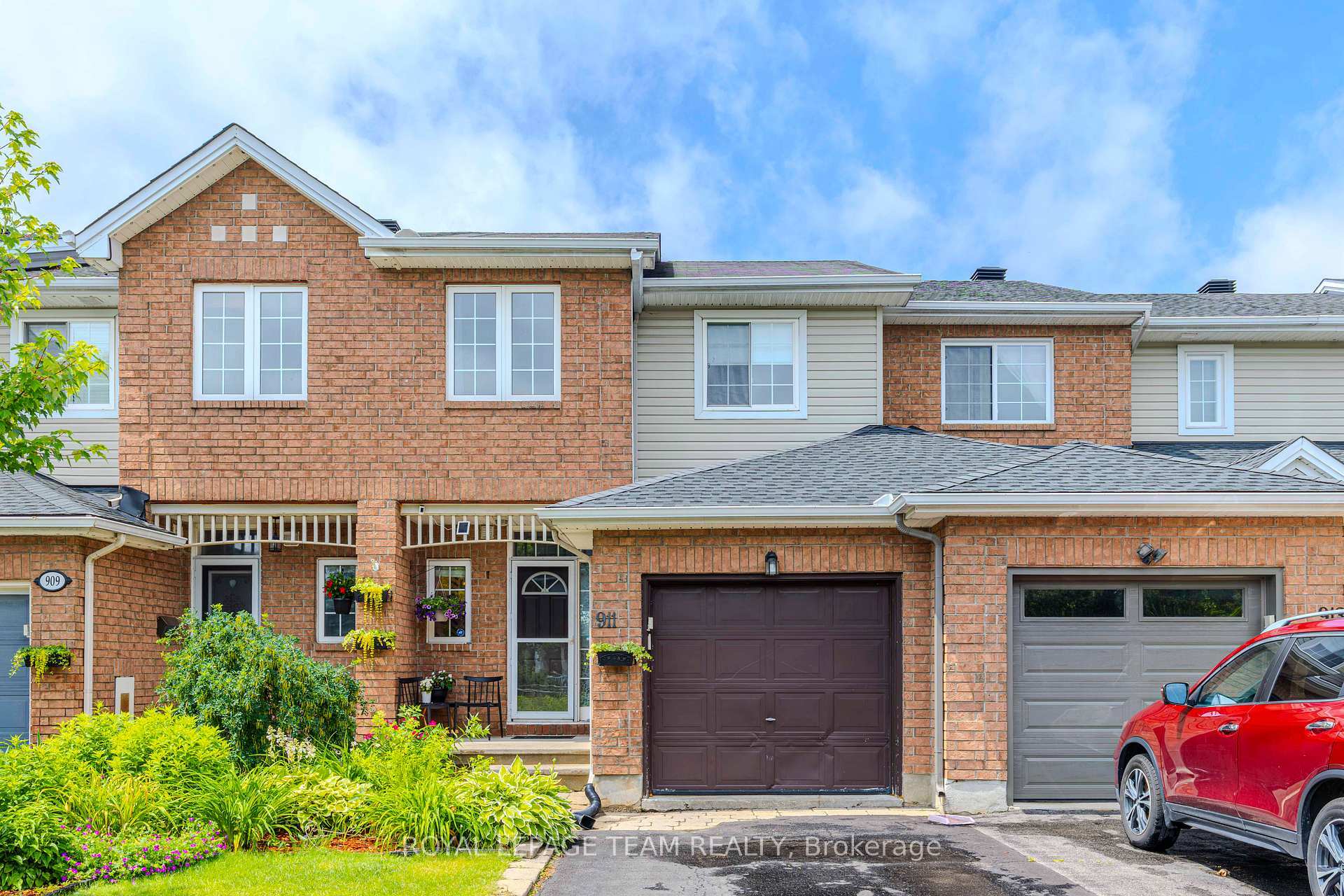 Property Photo:  911 Markwick Crescent  ON K4A 4J1 