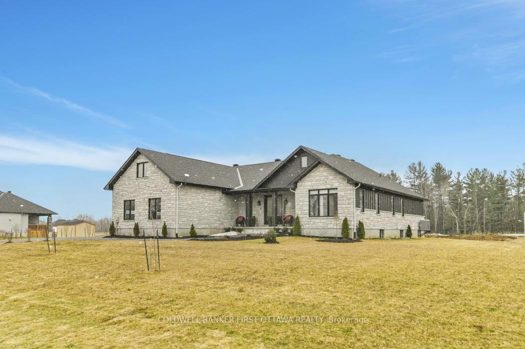 Property Photo:  1684 Trizisky Street  ON K0E 1S0 