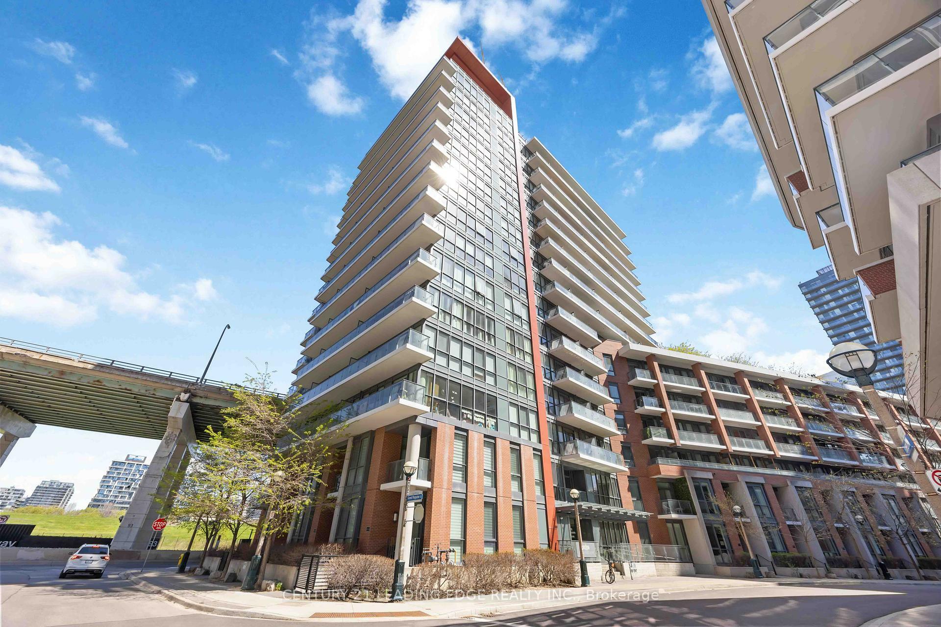 Property Photo:  50 Bruyeres Mews 619  ON M5V 0H8 