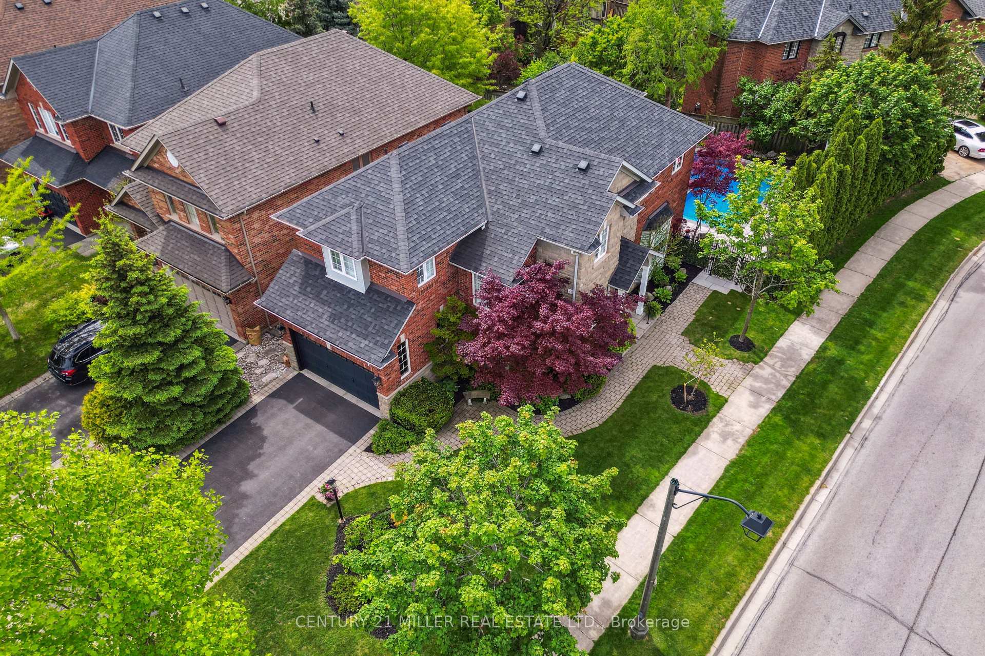 2074 Springdale Road  Oakville ON L6M 4C7 photo