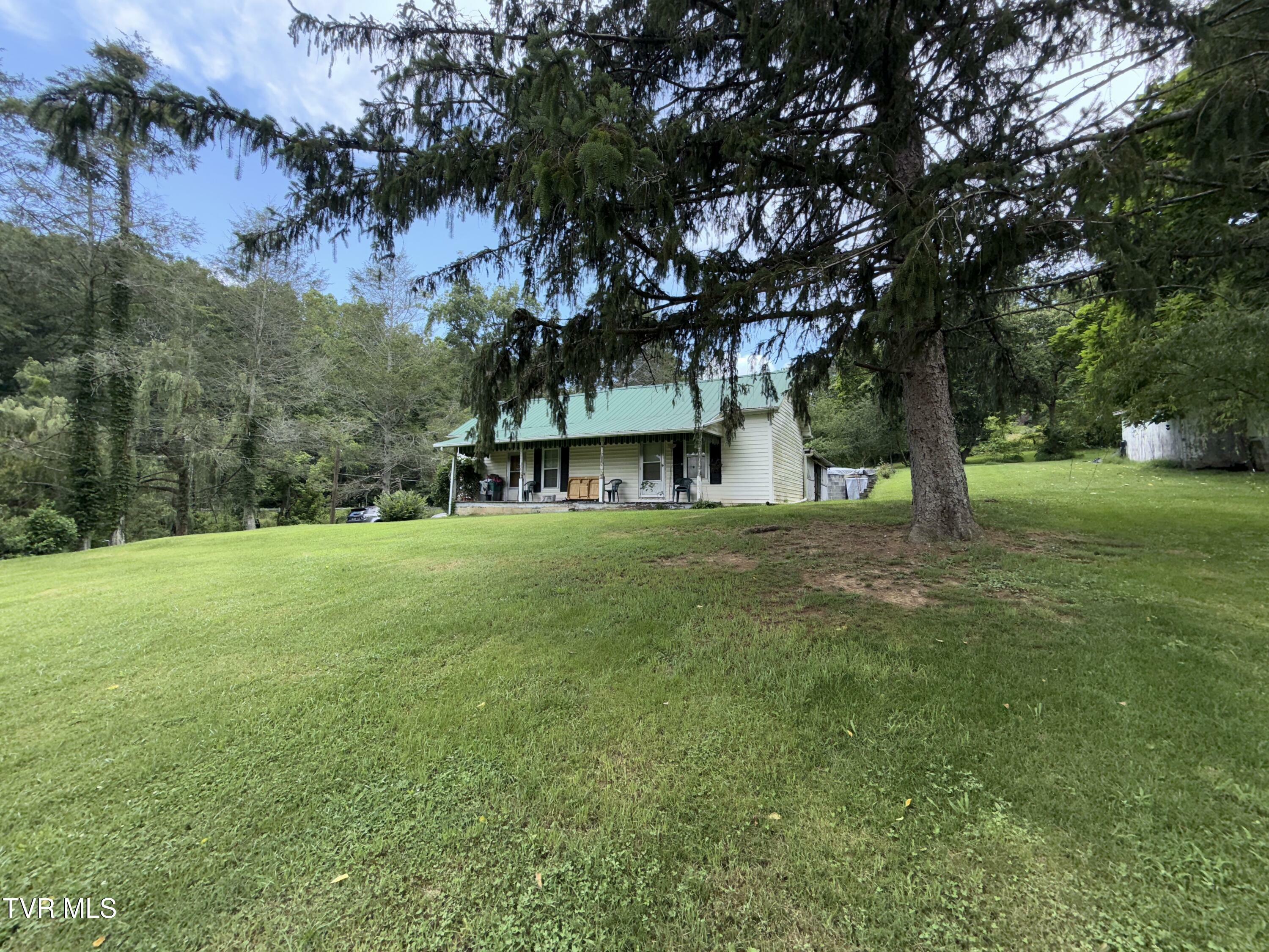Property Photo: 391 Emmett Road TN 37620