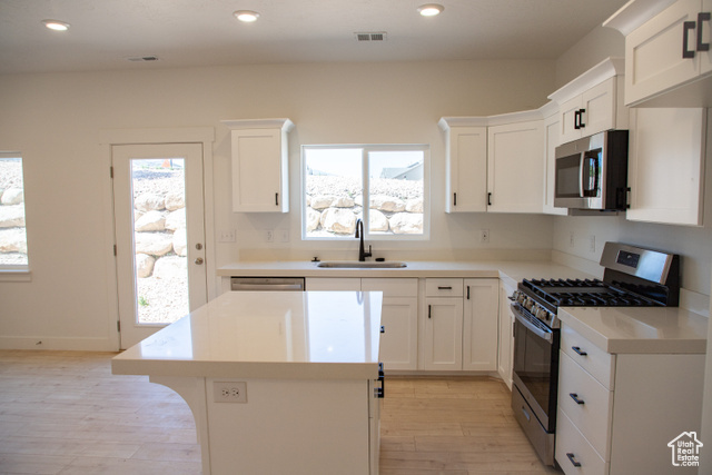 Property Photo:  1912 E 1350 N  UT 84660 