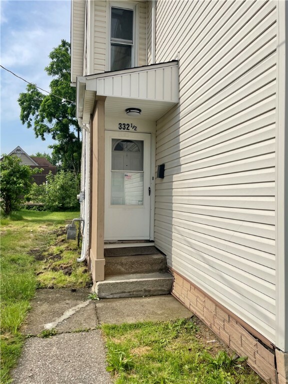 Property Photo: 332 Shaw St 1/2 PA 16101