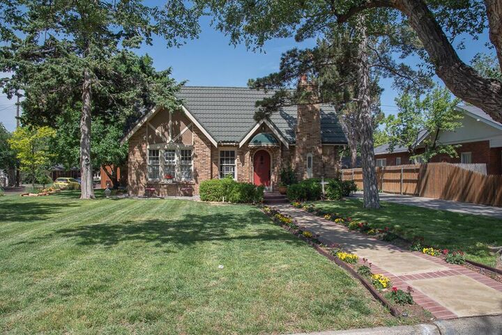 Property Photo: 2122 S Hayden Street TX 79109-2204