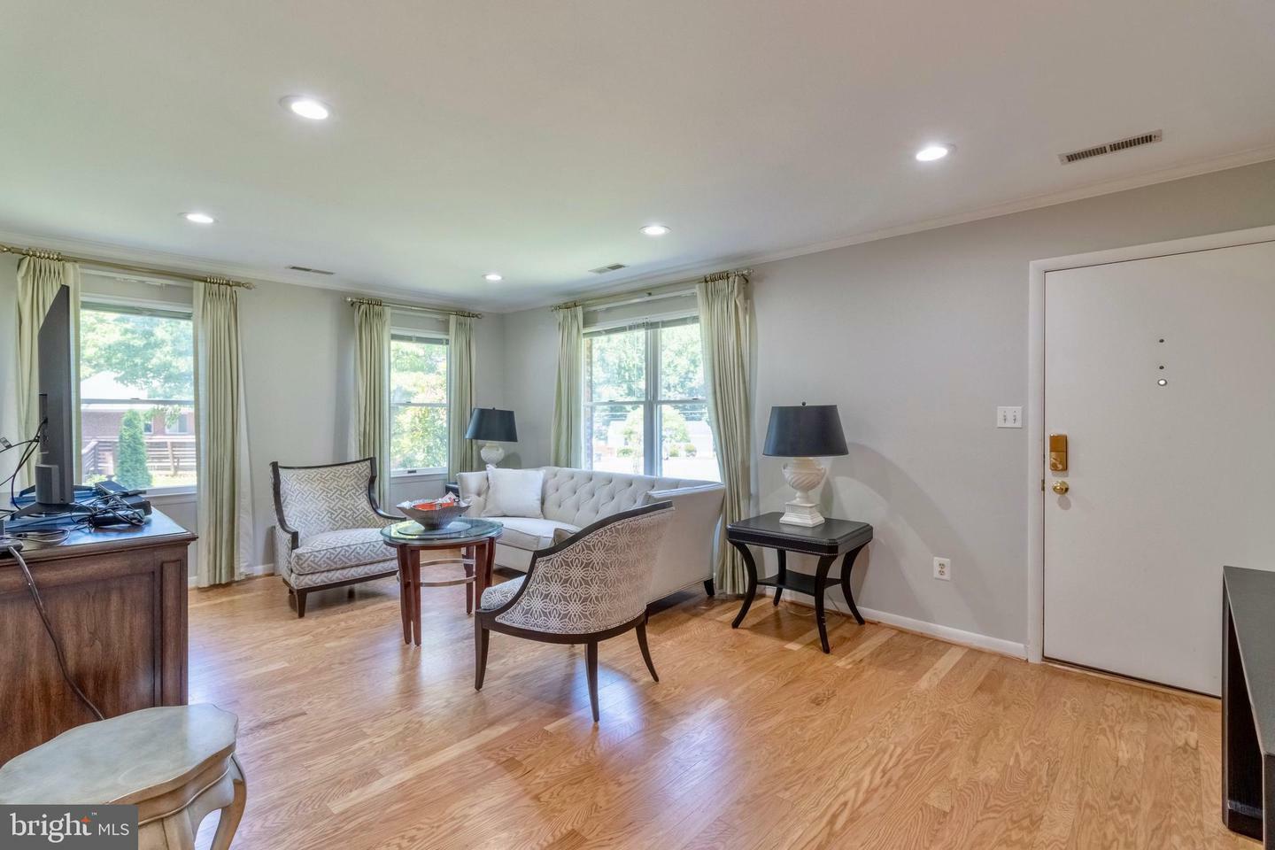 Property Photo:  7613 Hamlet Street  VA 22151 